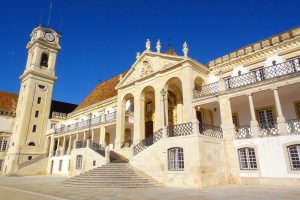 Turismo em Coimbra: a cidade dos estudantes, do fado e de uma trágica história de amor