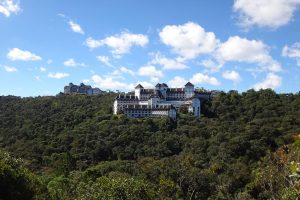 Hotel castelo de Campos de Jordão oferece pacotes para Semana da Pátria
