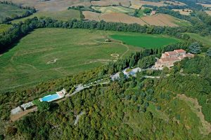 Hotel-castelo na Toscana é destino ideal para casais apaixonados