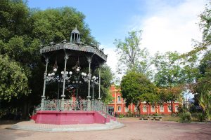 Praça Heliodoro Balbi, o charmoso espaço verde no centro de Manaus
