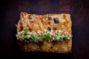 Moquém do Banzeiro, a cozinha que relembra método tradicional do caboclo amazônico