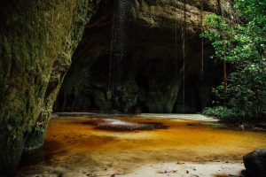 APA Caverna do Maroaga: paraíso das grutas e cachoeiras em Presidente Figueiredo