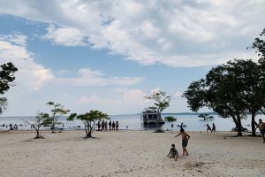 Suspenso o funcionamento de bares, balneários, praias e flutuantes no AM
