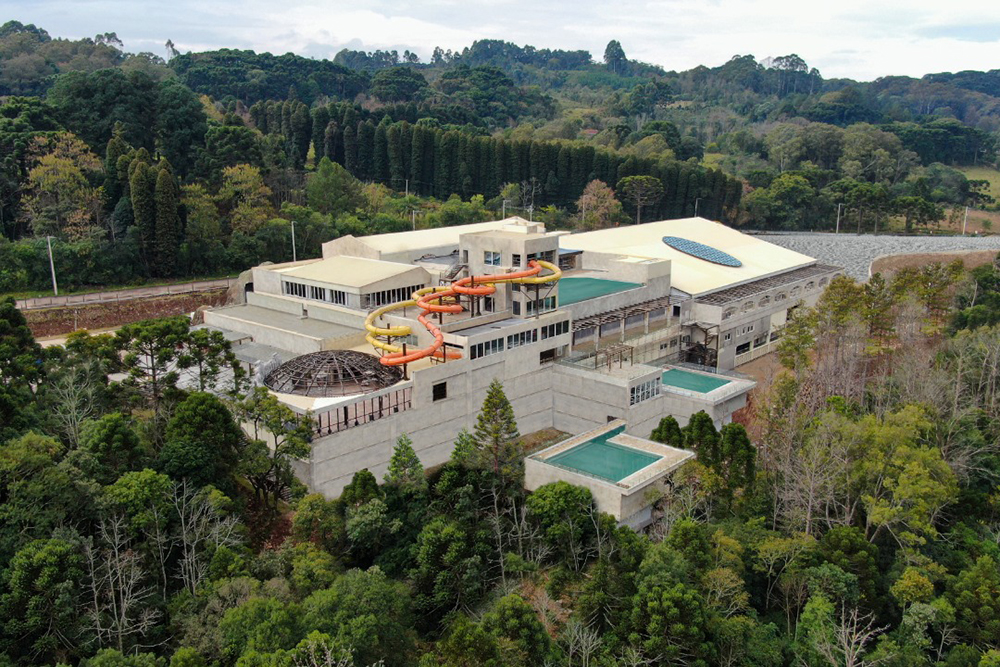 Acquamotion é o primeiro parque aquático indoor com águas termais da América do Sul