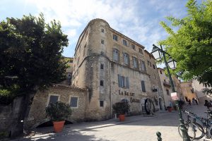 Ménerbes, um dos belos vilarejos da Provence