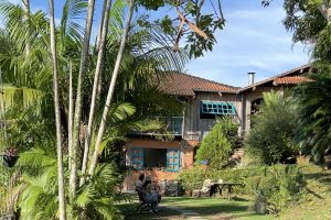 Casa Buhler, café com gostosuras e ambiente acolhedor no Tarumã