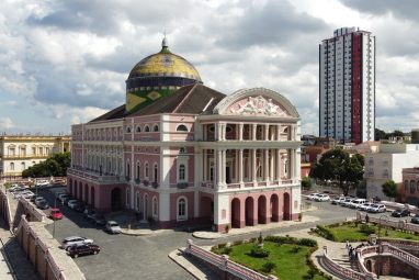 Teatro Amazonas recebe ‘Natal da Vila Caminho’ na programação natalina