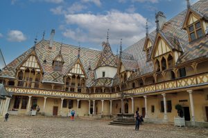 Beaune, a encantadora capital dos vinhos da Borgonha