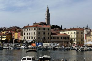 Rovinj, a cidade da Croácia que encanta com seu charme mediterrâneo