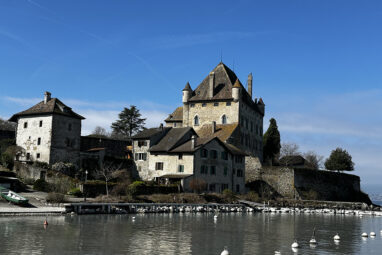 Yvoire preserva charme medieval às margens do Lago Léman